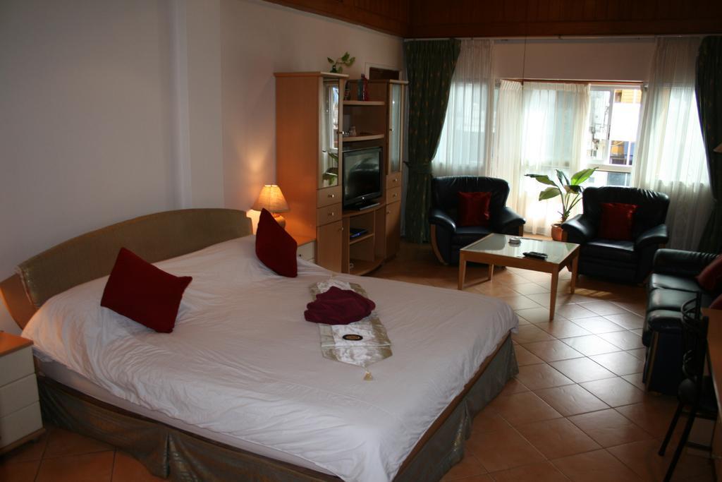 Aquarius Gay Guesthouse & Sauna Patong Rom bilde