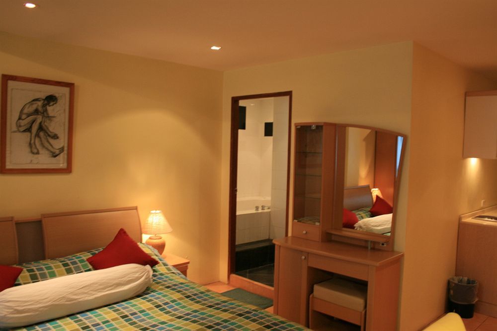 Aquarius Gay Guesthouse & Sauna Patong Eksteriør bilde