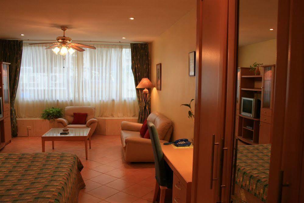 Aquarius Gay Guesthouse & Sauna Patong Eksteriør bilde
