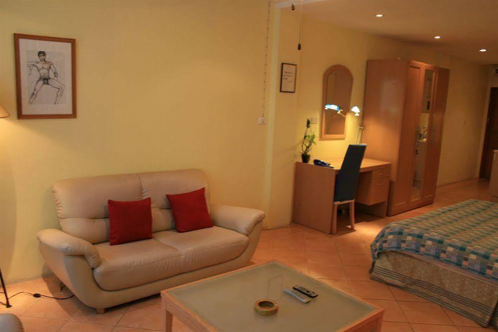 Aquarius Gay Guesthouse & Sauna Patong Eksteriør bilde